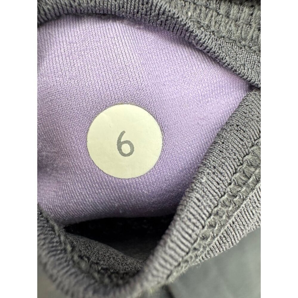 Lululemon Gray/Purple Run Zoom Crop Leggings Sz. 6 - Picture 4 of 6